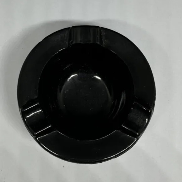 L. E. Smith  Black Amethyst Daisy Button Cigarette Ashtray - Picture 4 of 7